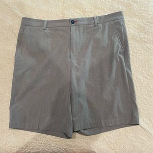 Izod Golf Shorts 38 Gray